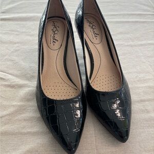 Life Stride Glossy Black Croc Heels